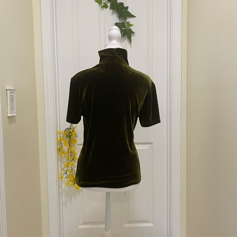 Green velvet turtle neck